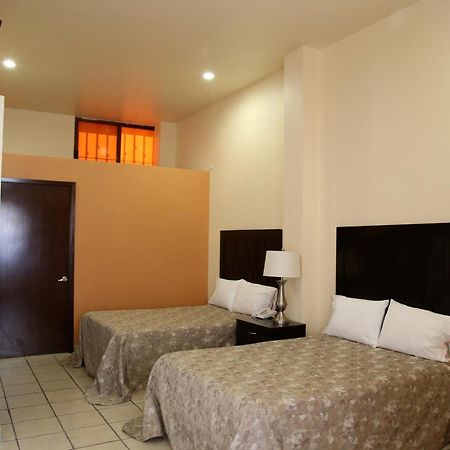 Hotel Plaza Bernal Exterior foto